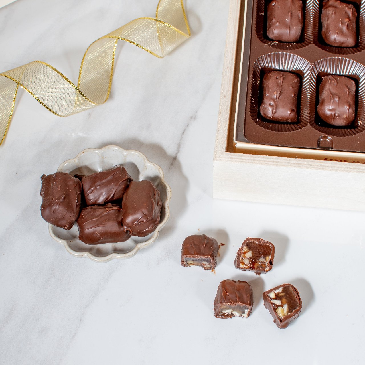 Luxe Chocolate Dipped Fruit Delights Gift Box 3