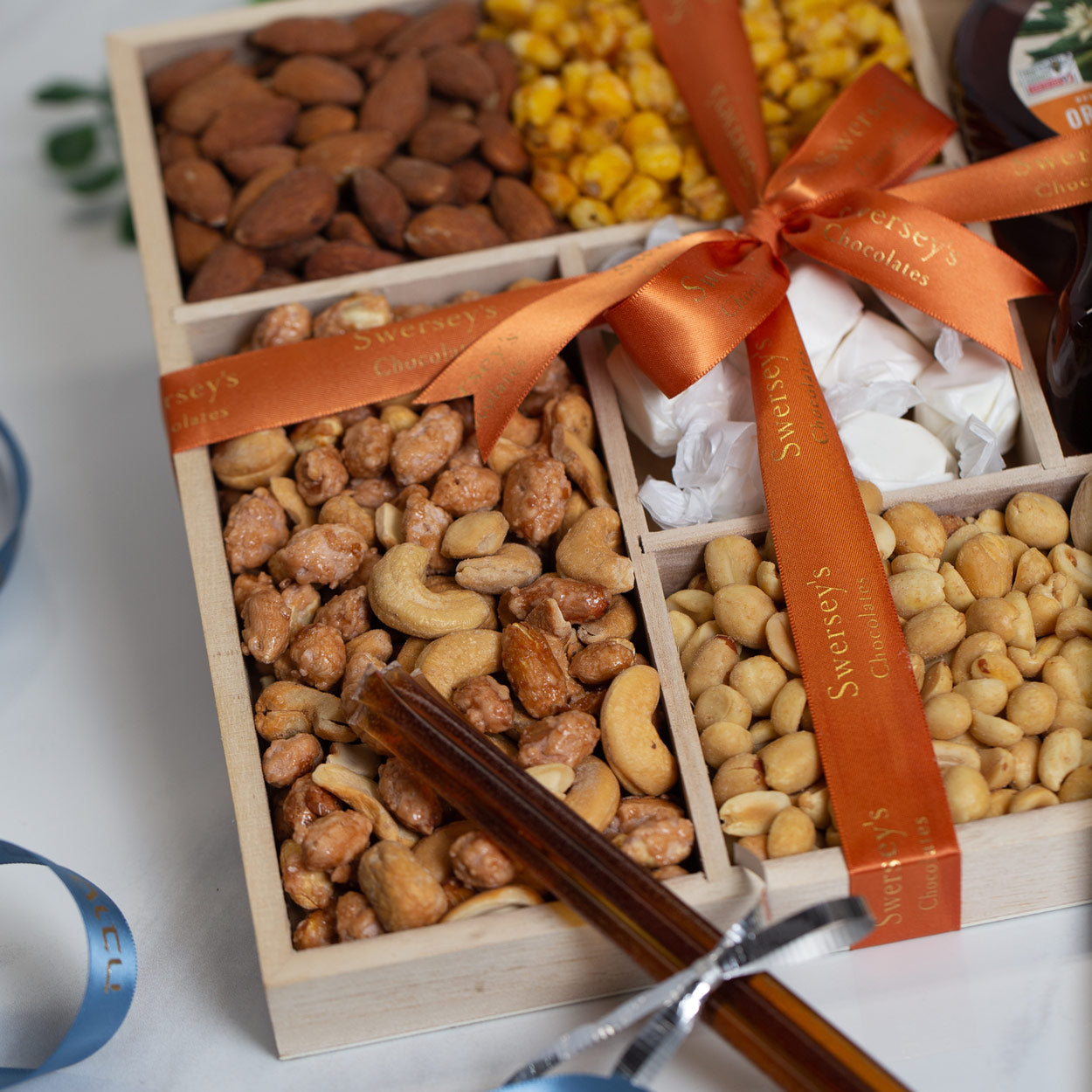 Rosh Hashanah Assorted Nuts & Honey Gift Box 2 - Swerseys