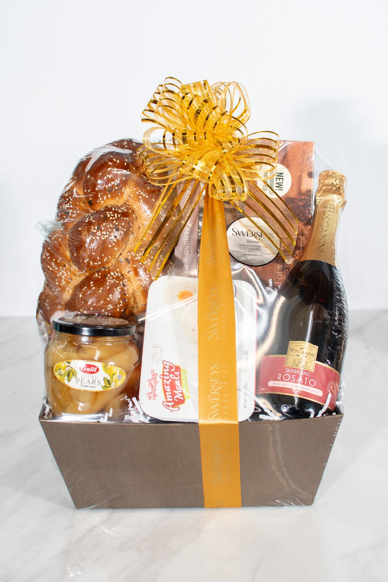 Luxury Shabbat Chala Gourmet Kosher Basket 2