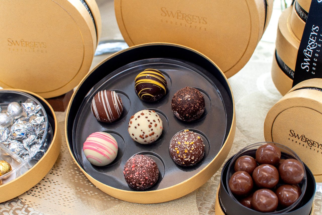 Deluxe Gold 3 Tier Gourmet Treats Round Gift Box 4