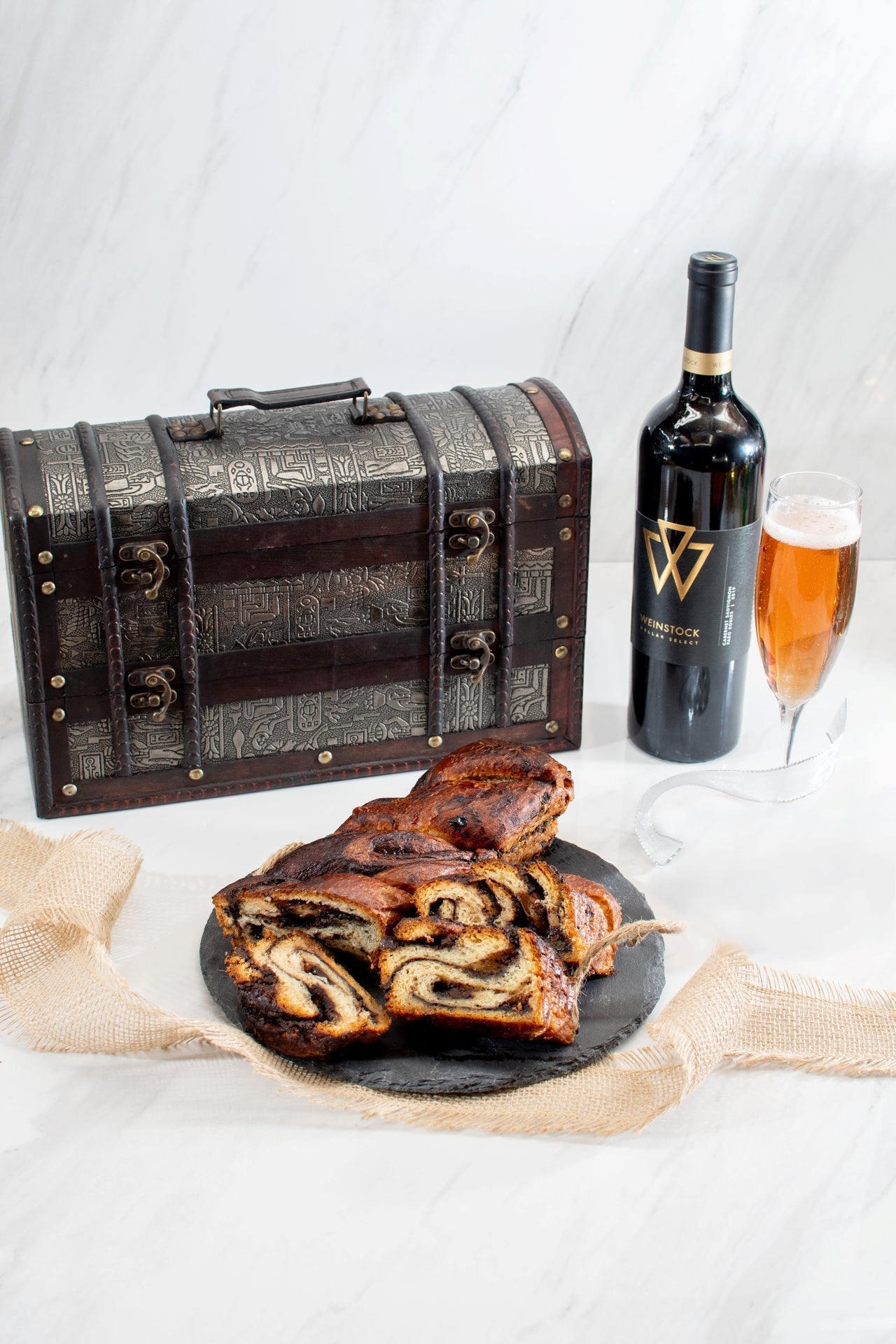 Rosh Hashanah Imported from Israel Wine & Babka Cake Treasure Chest - Swerseys