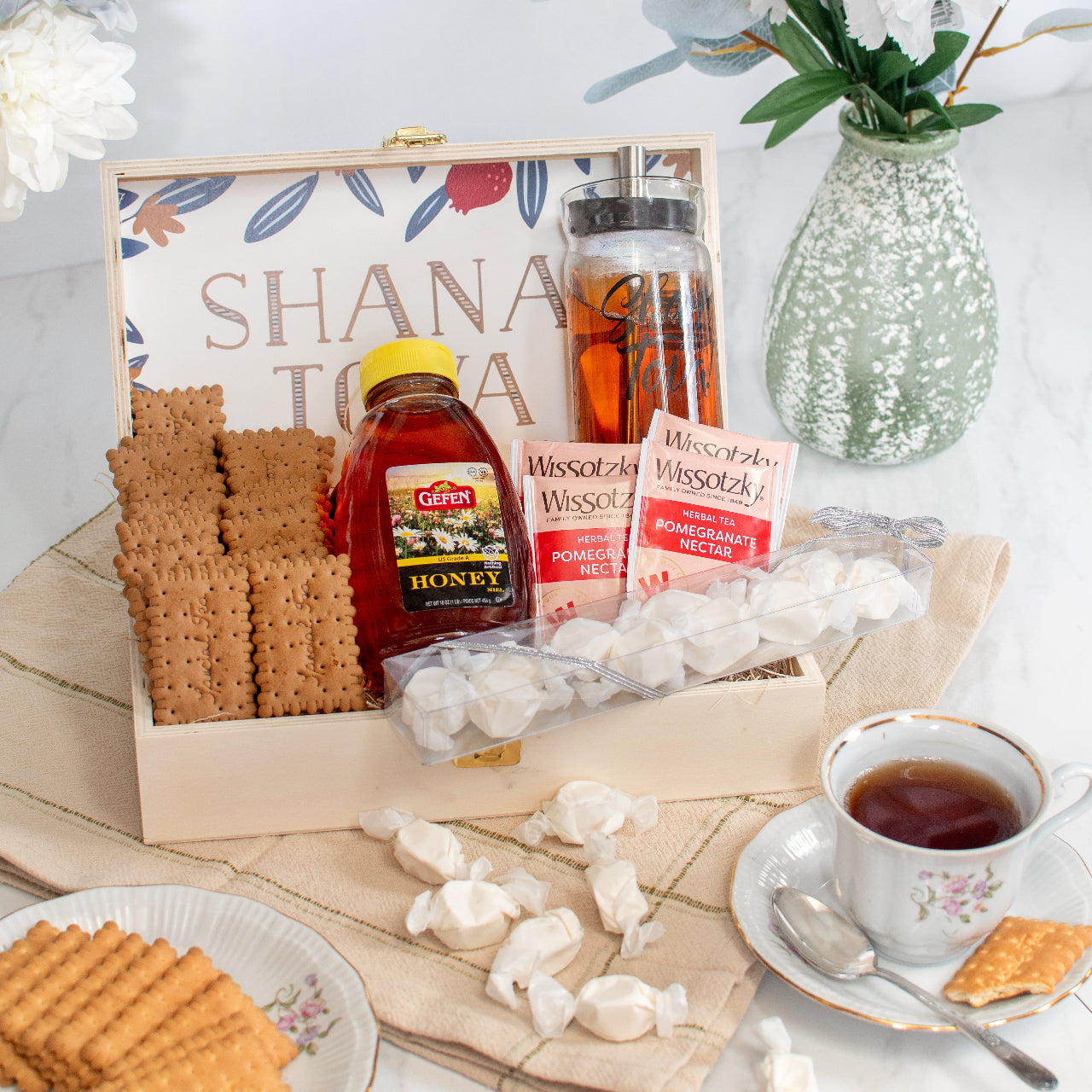 Rosh Hashanah Modern Honey Table Jar with Dipper