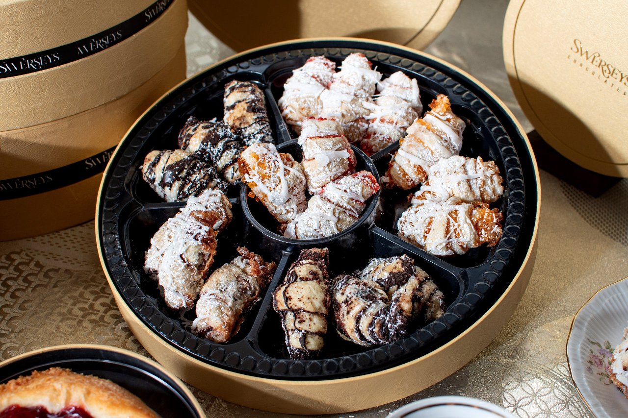 Gourmet Rugelach & Babka Cake 5 Tier Gift Box 2